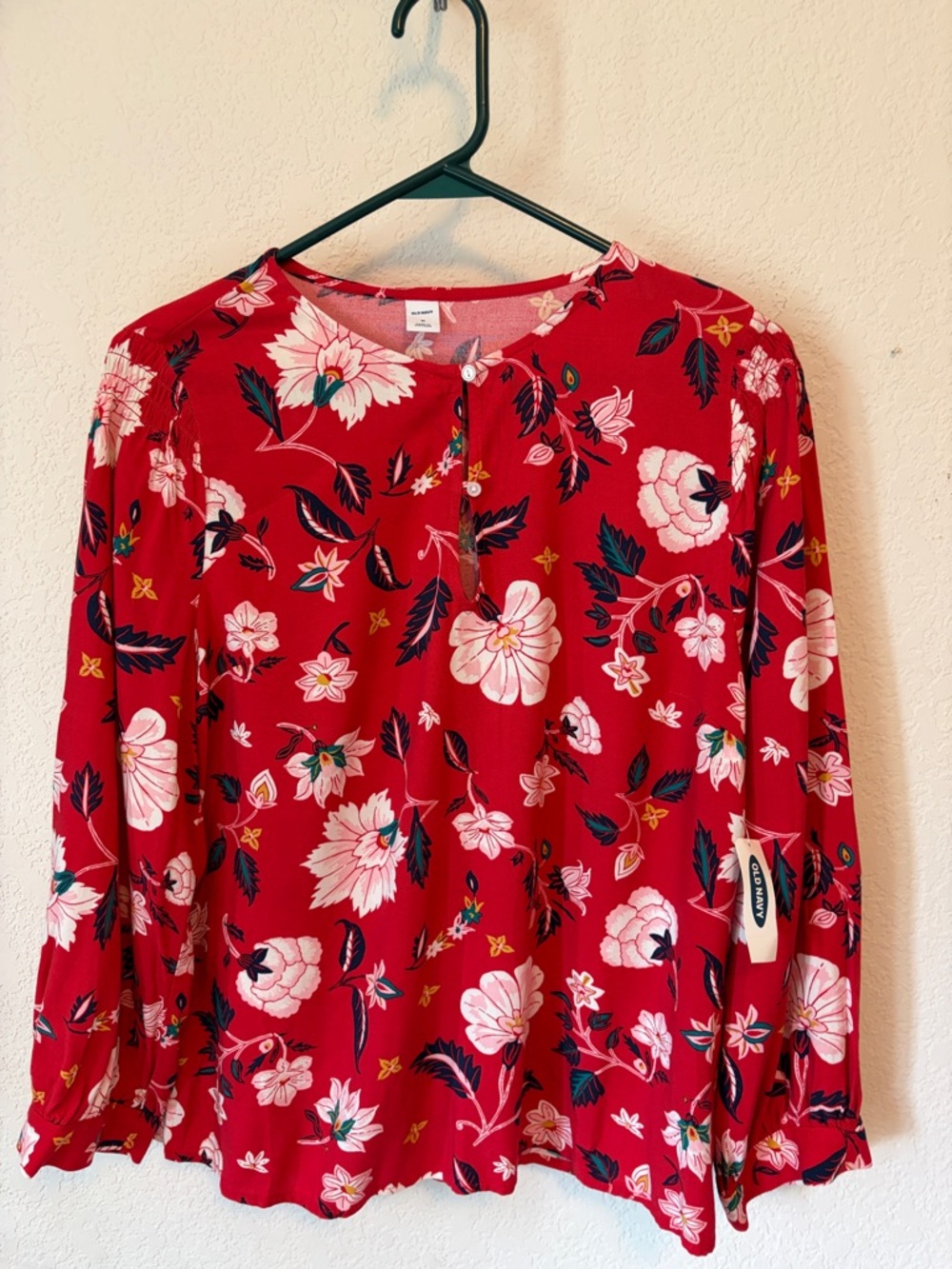 Old Navy Red Floral Button-Front Long-Sleeve Blouse